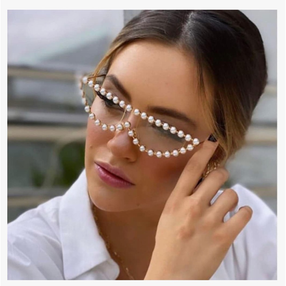 Pearl-Embellished Fashion Sunglasses - White Pearls